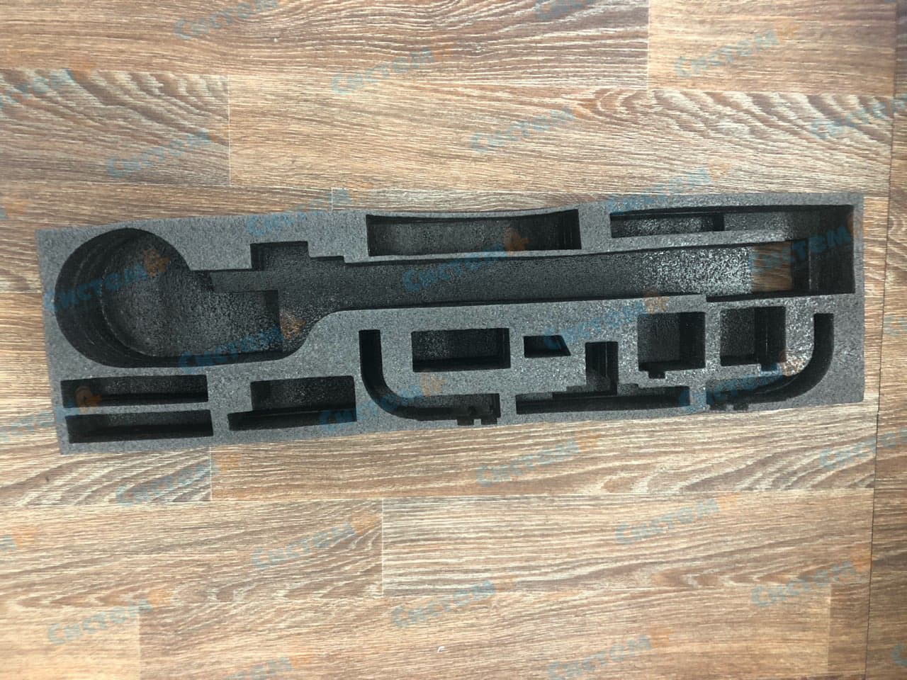 Цельная упаковка из пенополиэтилена для прибора